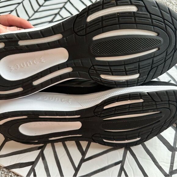 Adidas Men's Size 12 Wide Ultrabounce Black Running Shoe with Box - Picture 3 of 6